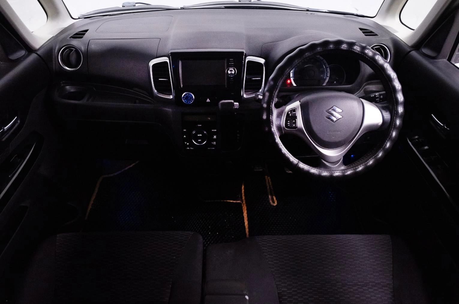 Suzuki Spacia 14 из 17