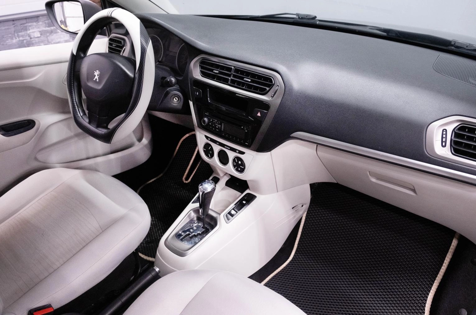 Peugeot 301 15 из 16