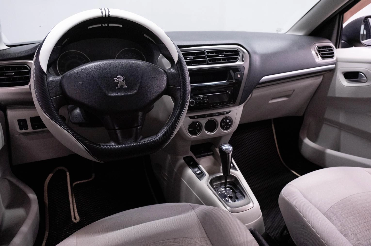 Peugeot 301 9 из 16