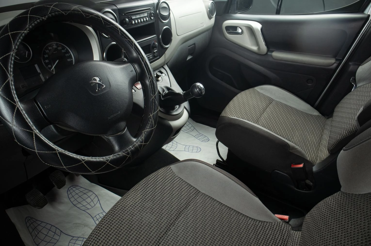 Peugeot Partner 12 из 14