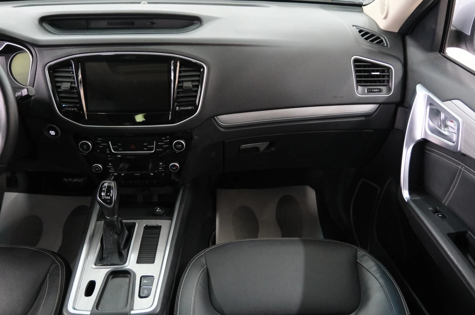 Geely Emgrand X7 20 из 25