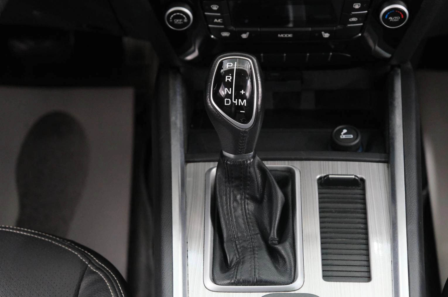 Geely Emgrand X7 19 из 25