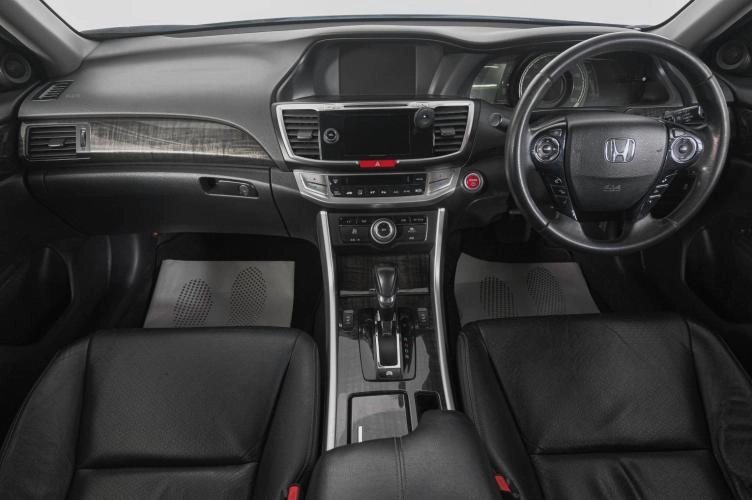 Honda Accord 13 из 27