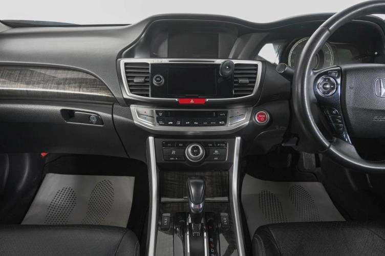 Honda Accord 18 из 27