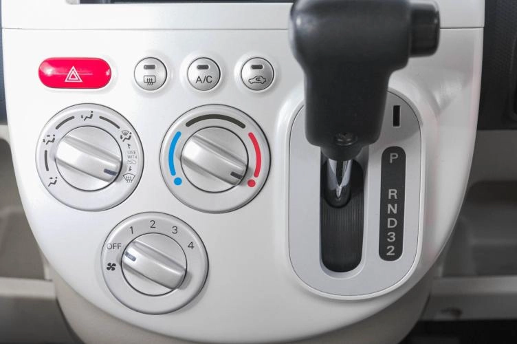 Nissan Otti 18 из 22