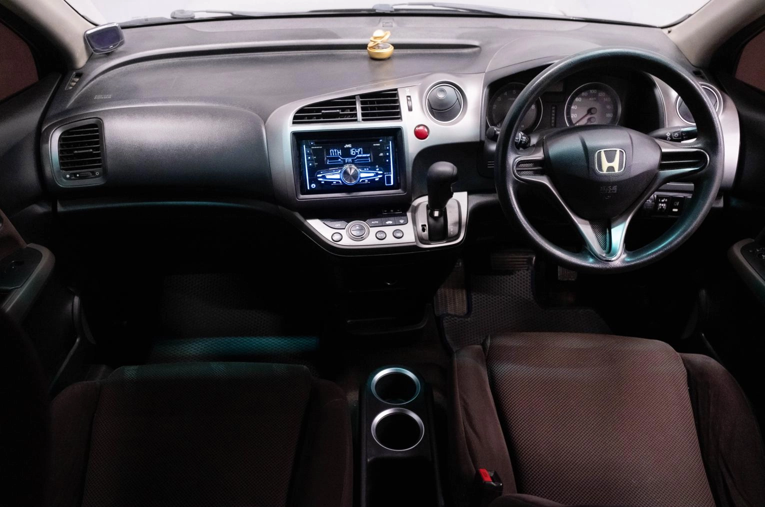 Honda Stream 9 из 16