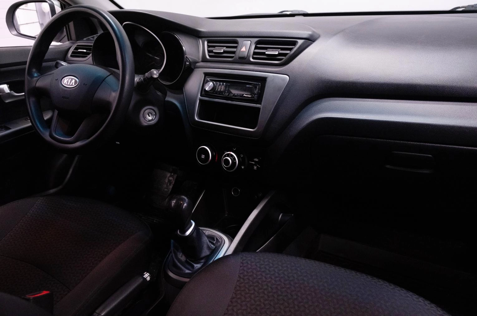 KIA Rio 16 из 17