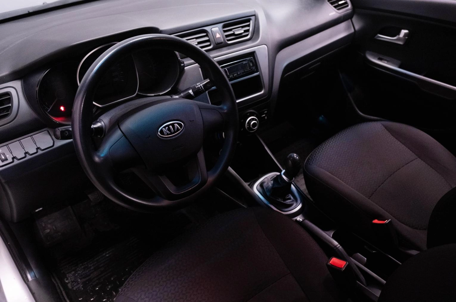 KIA Rio 11 из 17