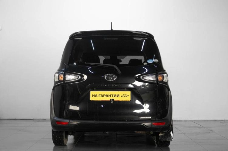 Toyota Sienta 5 из 5