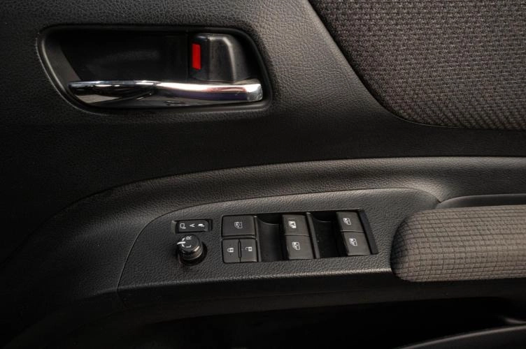 Toyota Sienta 7 из 16