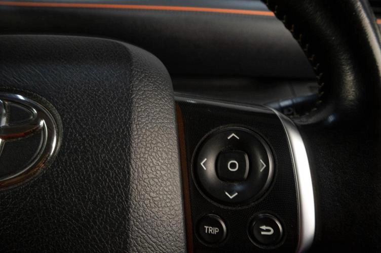 Toyota Sienta 10 из 16