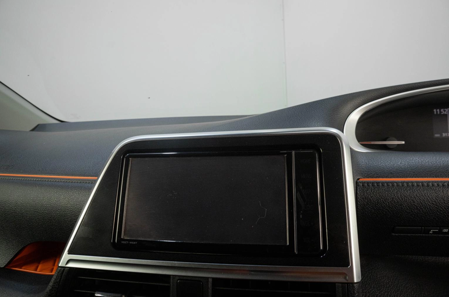 Toyota Sienta 11 из 16