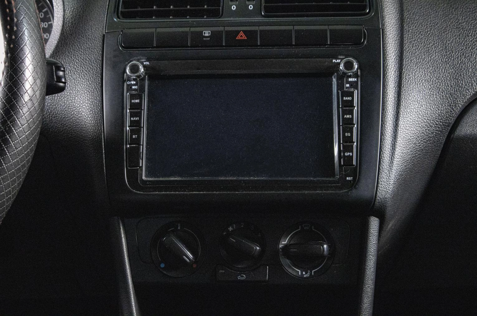 Volkswagen Polo 13 из 16