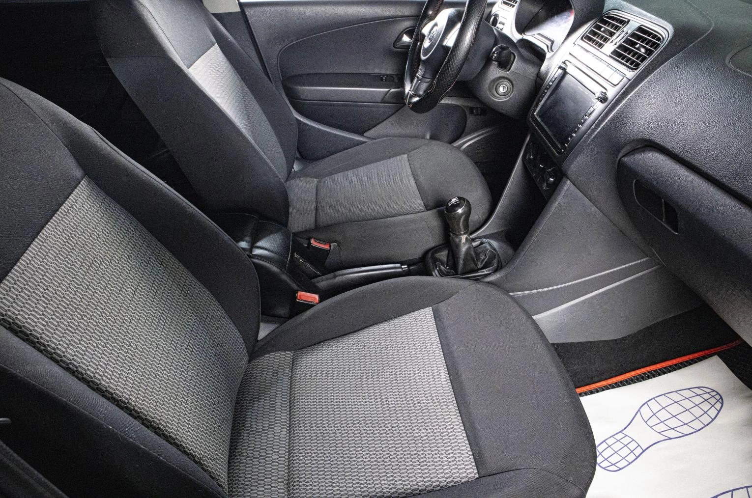 Volkswagen Polo 9 из 16