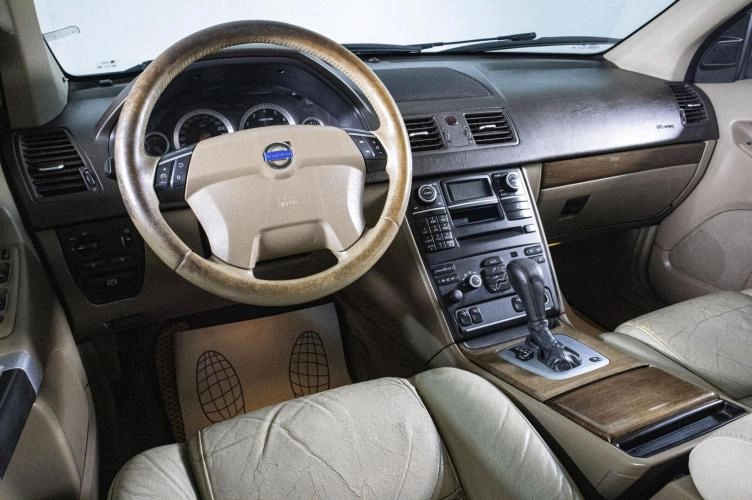 Volvo XC90 14 из 20