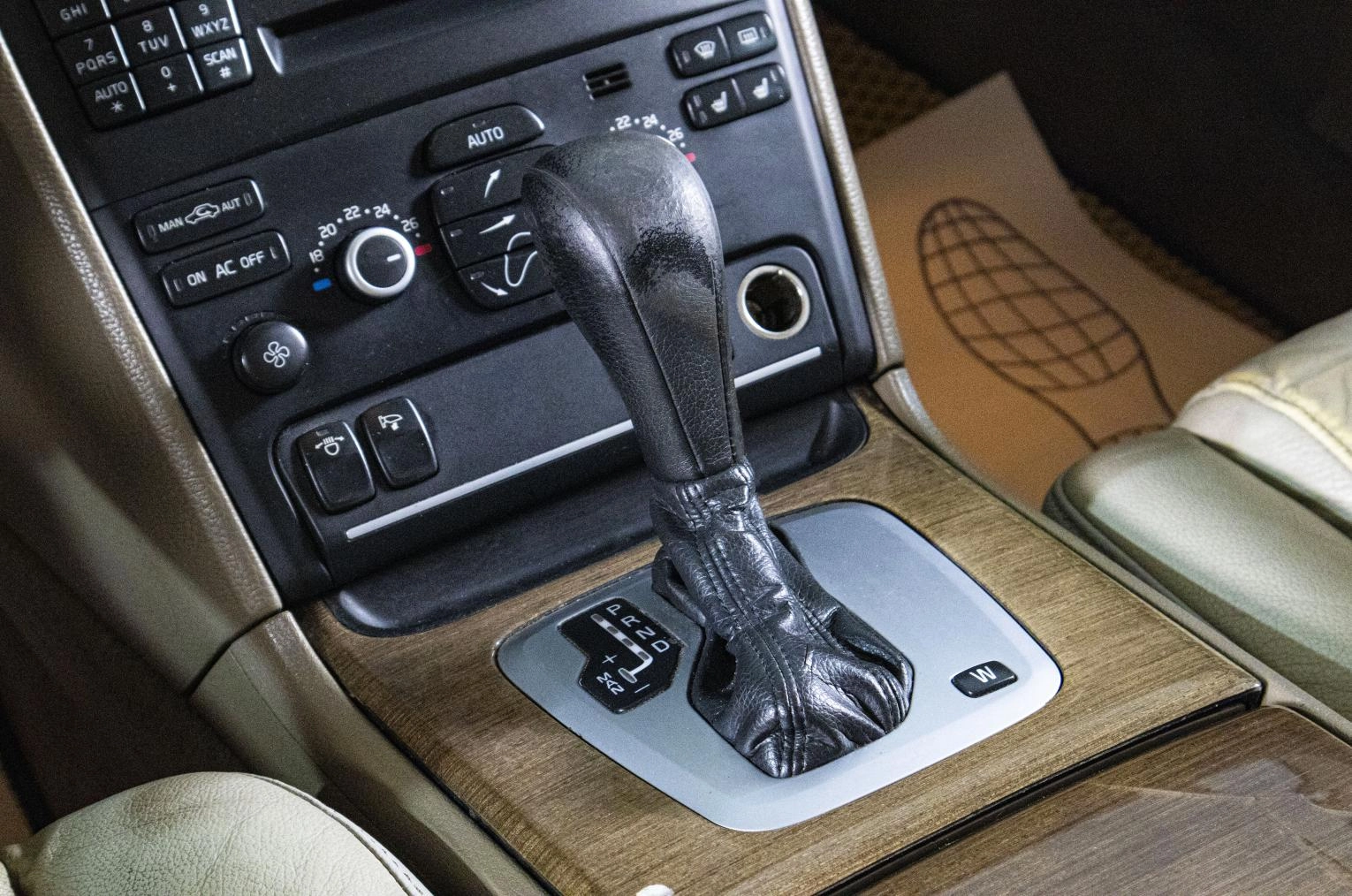 Volvo XC90 17 из 20