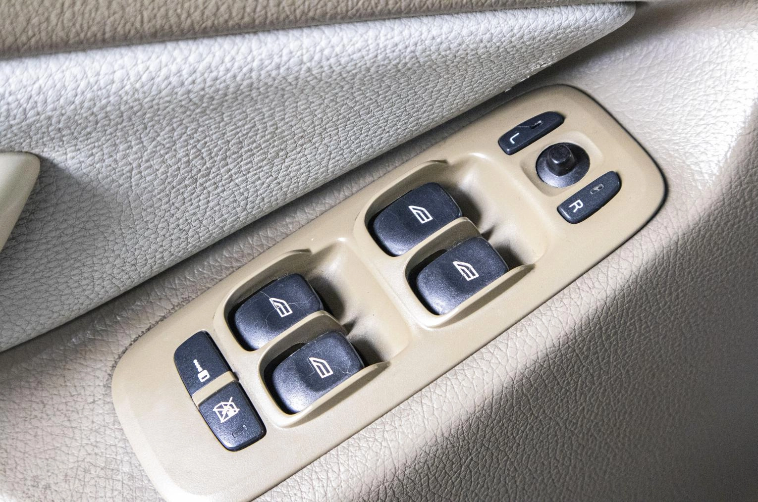 Volvo XC90 7 из 20