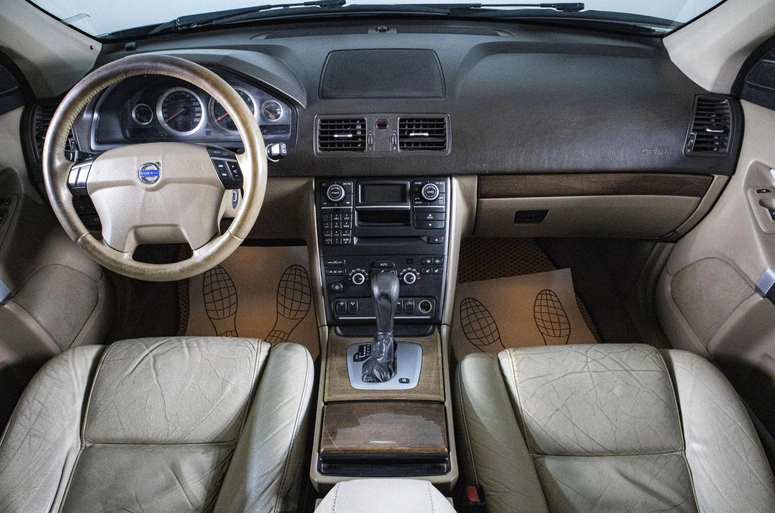 Volvo XC90 15 из 20