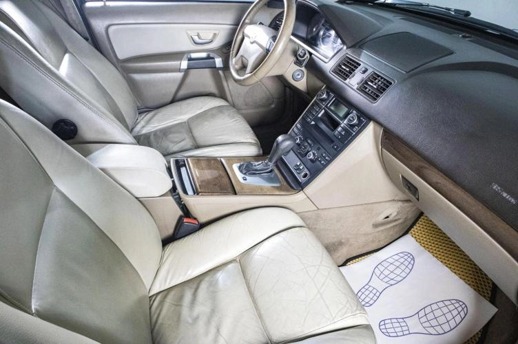 Volvo XC90 10 из 20