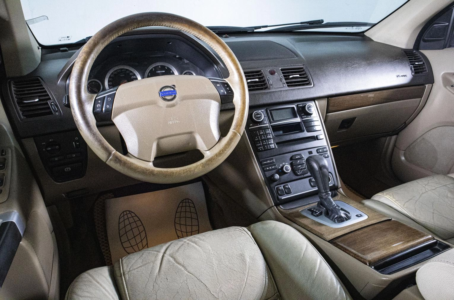 Volvo XC90 14 из 20