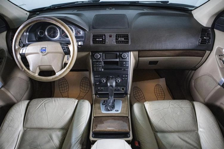 Volvo XC90 15 из 20