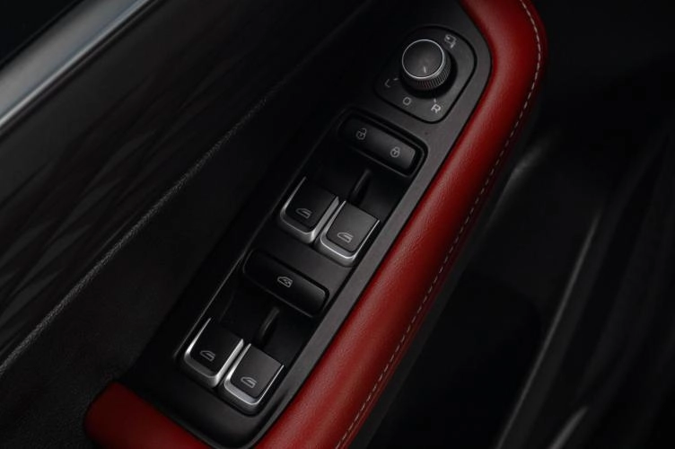 Geely Coolray 9 из 18