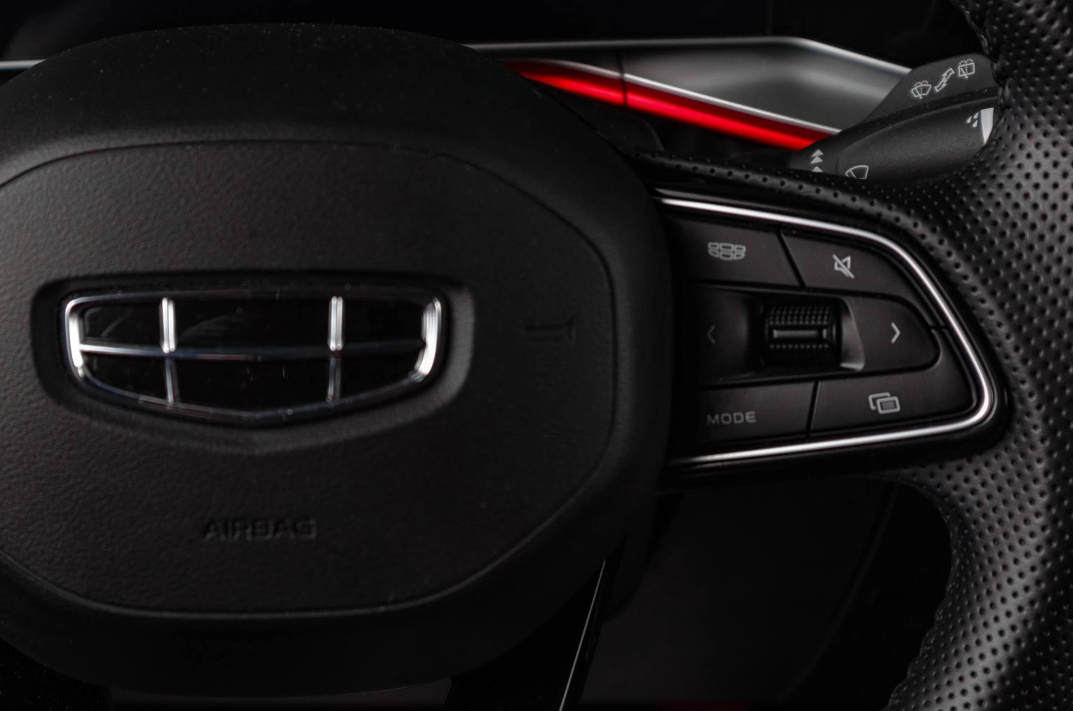 Geely Coolray 12 из 18