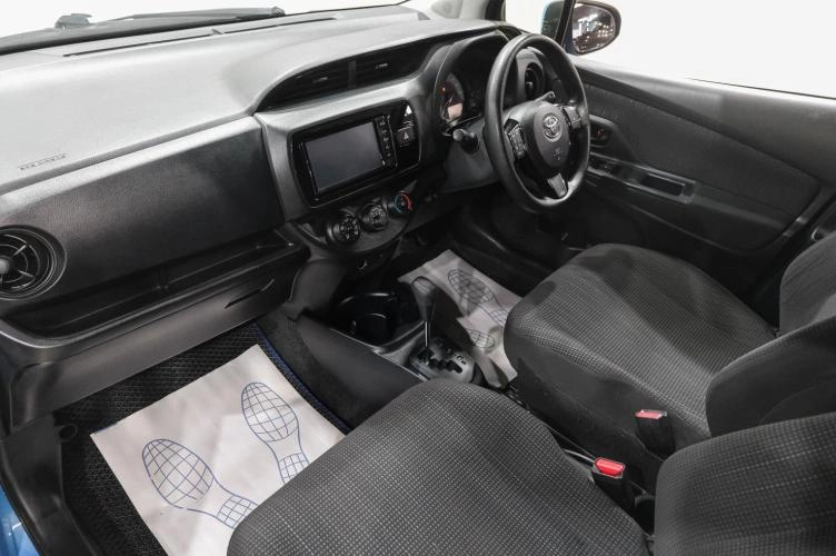 Toyota Vitz 8 из 23