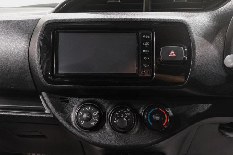 Toyota Vitz 19 из 23