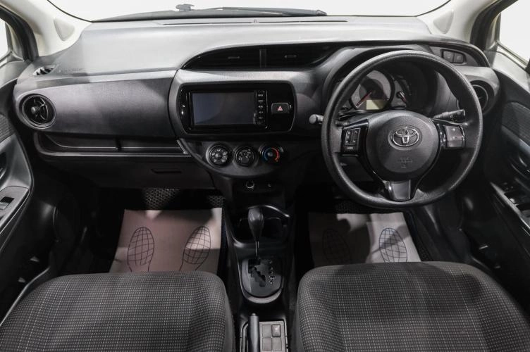Toyota Vitz 11 из 23