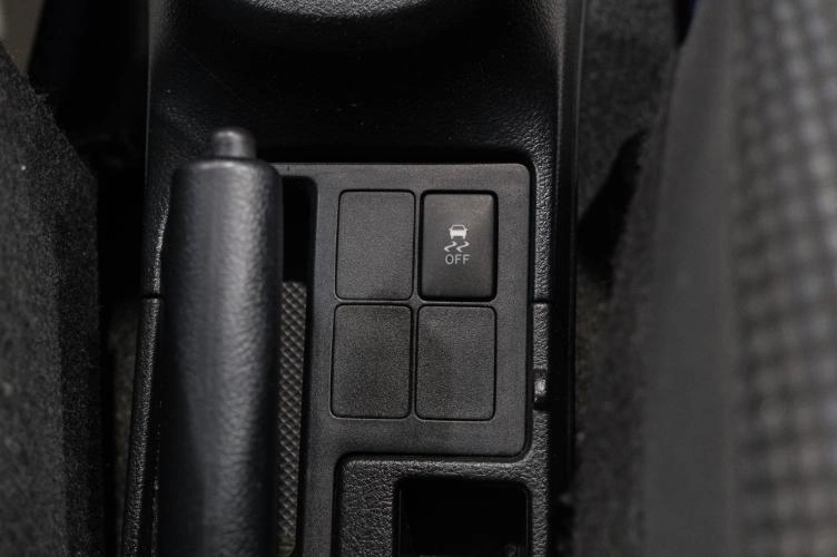 Toyota Vitz 17 из 23