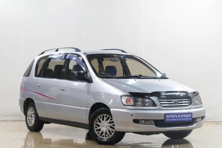 Toyota Ipsum 1 из 5