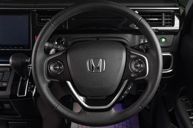 Honda Stepwgn Spada 12 из 21