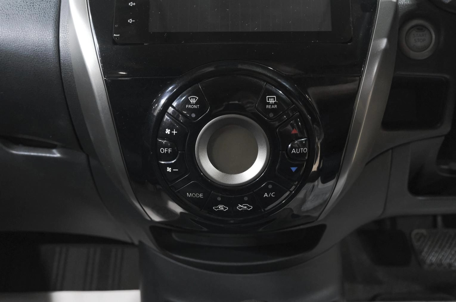 Nissan Note 15 из 21