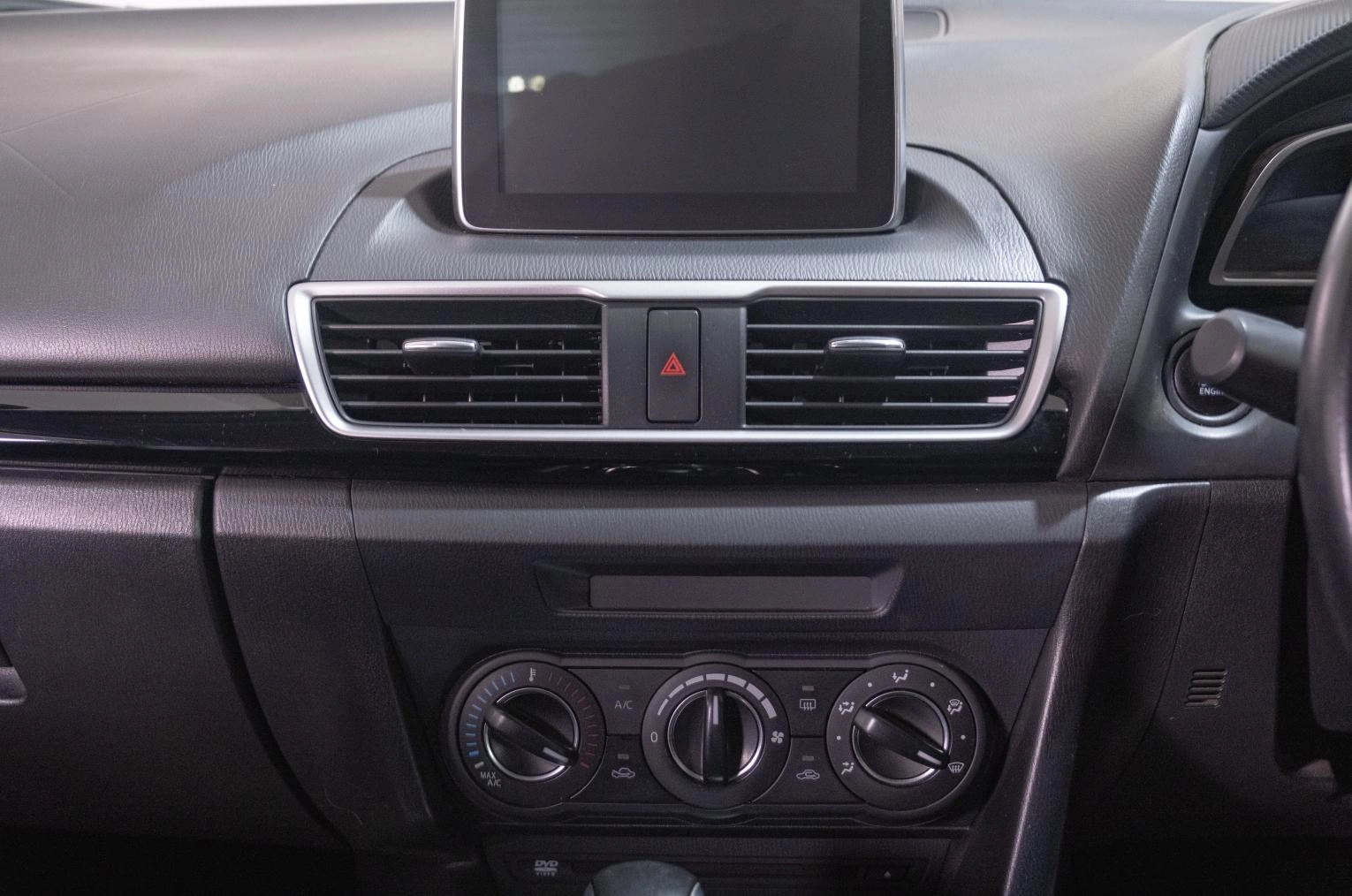 Mazda Axela 17 из 22