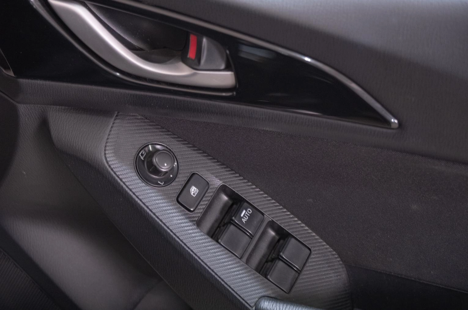 Mazda Axela 12 из 22