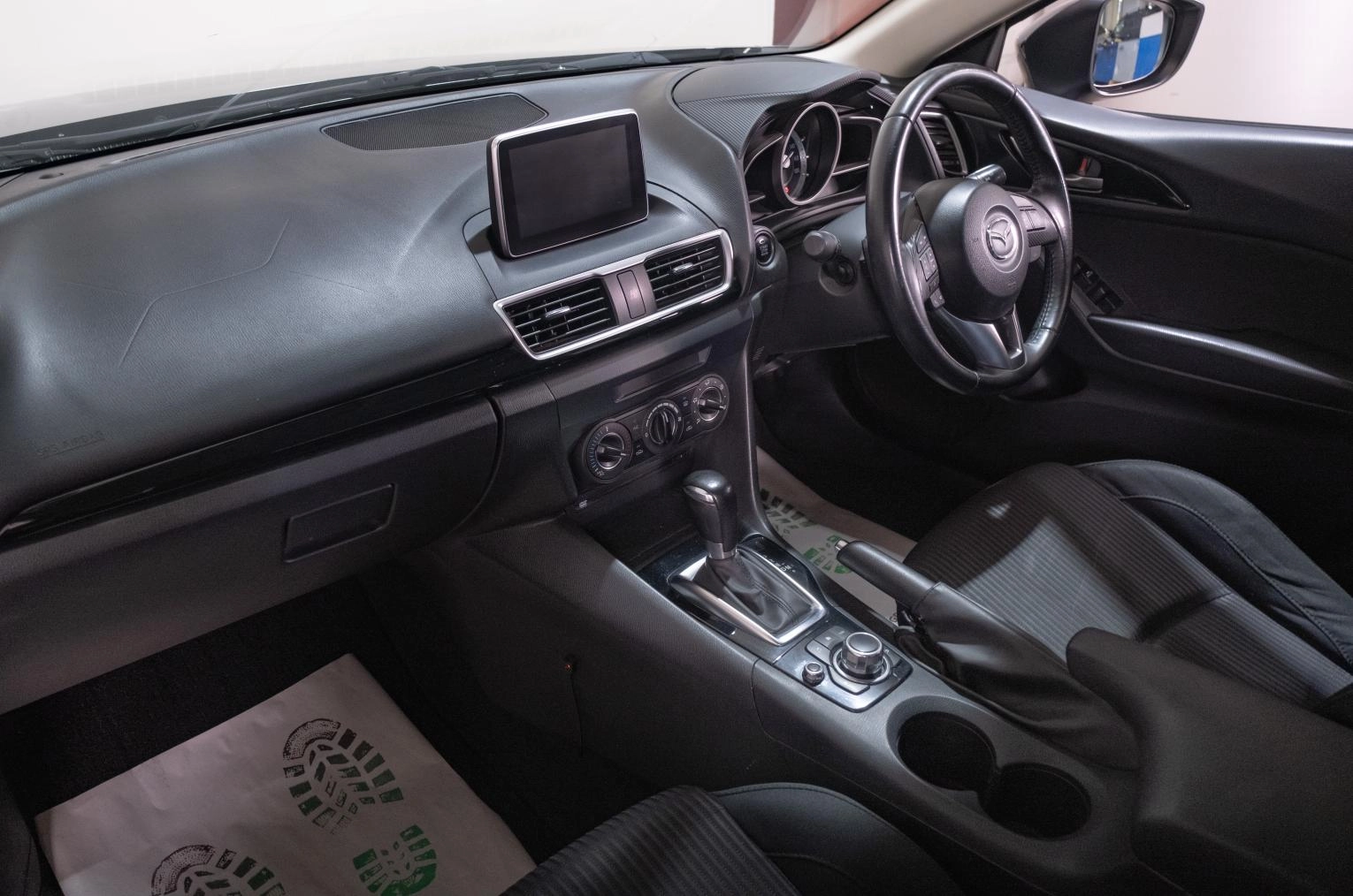 Mazda Axela 11 из 22