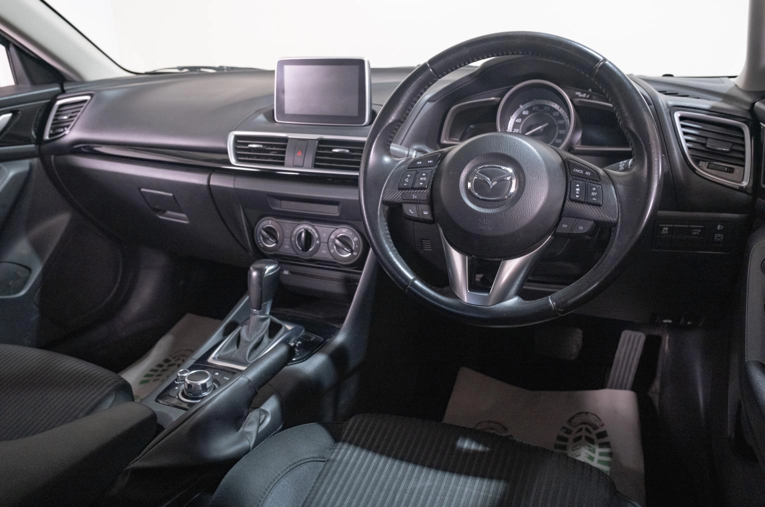 Mazda Axela 8 из 22