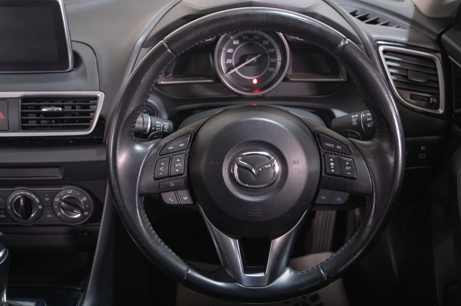 Mazda Axela 14 из 22