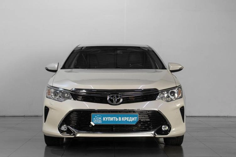 Toyota Camry 2 из 5
