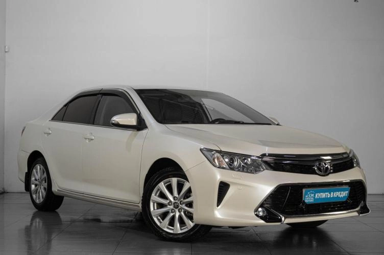 Toyota Camry 1 из 5