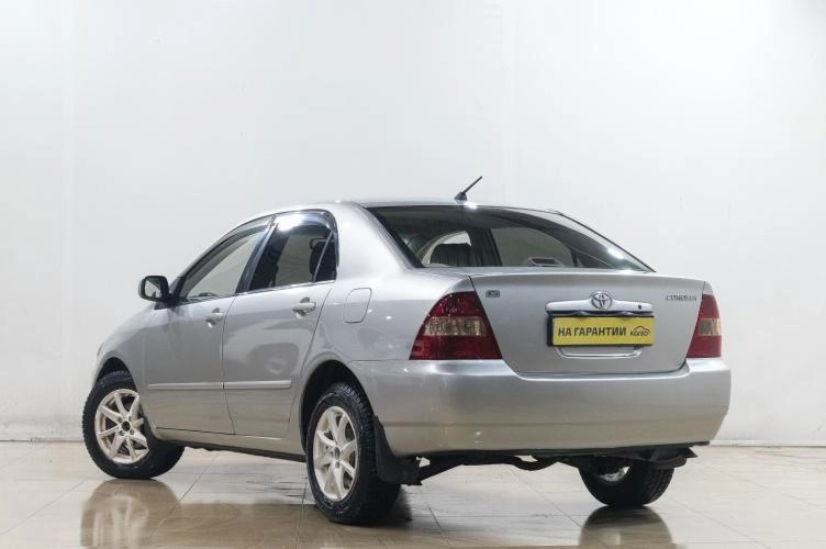 Toyota Corolla 4 из 5