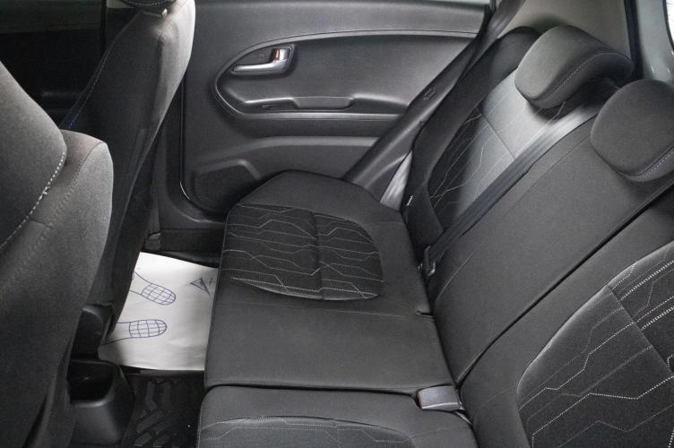 KIA Picanto 16 из 16