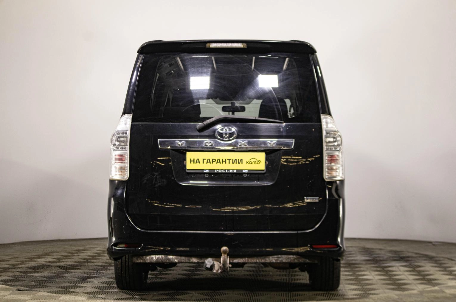 Toyota Voxy 5 из 23