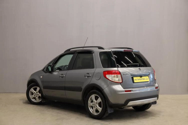 Suzuki SX4 4 из 5