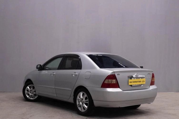 Toyota Corolla 4 из 5