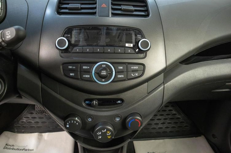 Chevrolet Spark 16 из 19