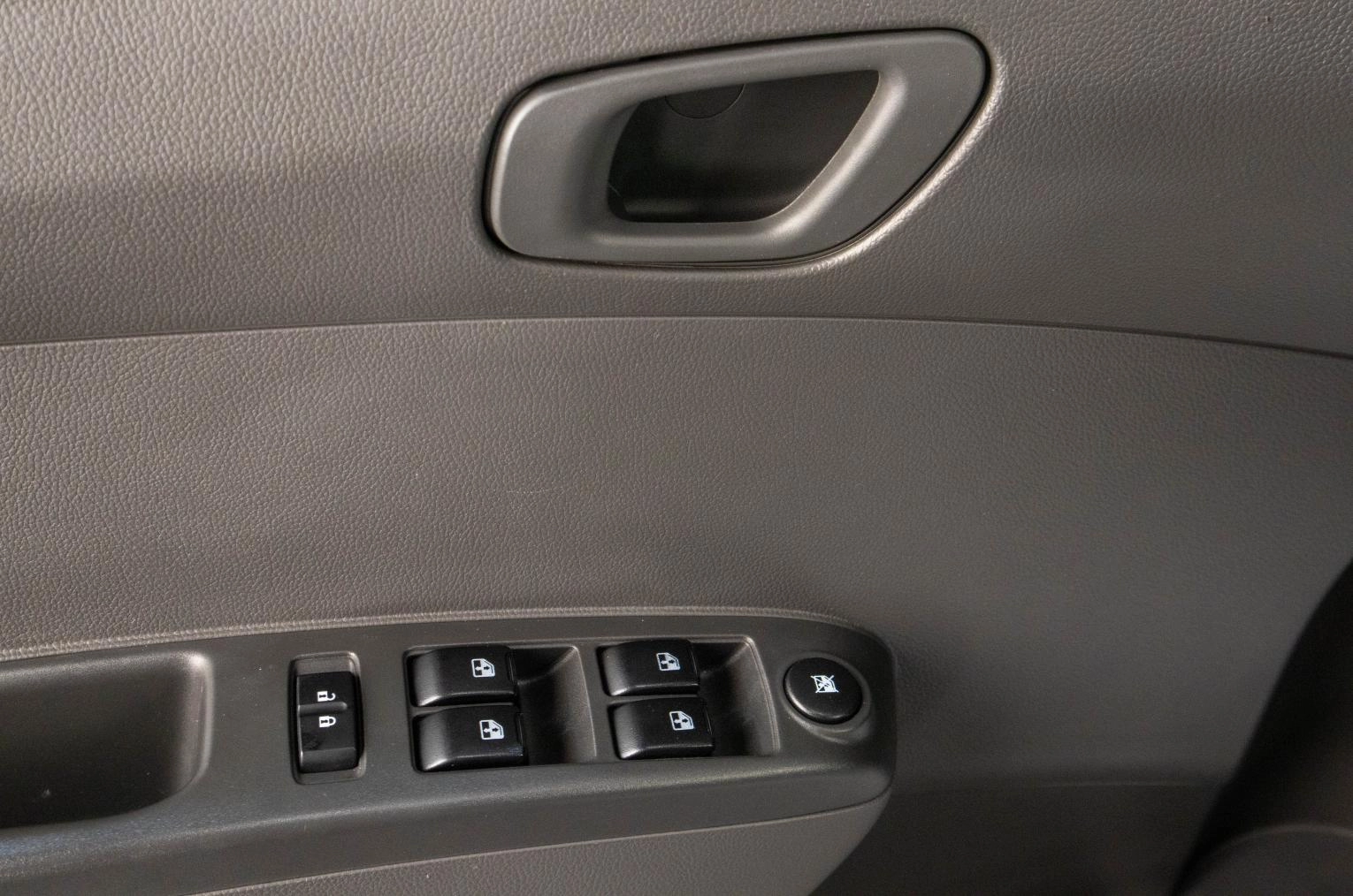 Chevrolet Spark 8 из 19