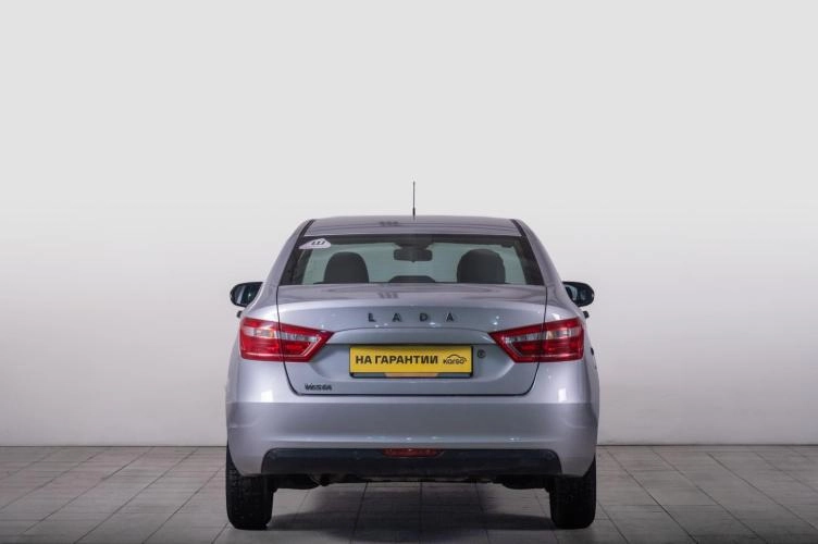 ВАЗ (LADA) Vesta 4 из 5