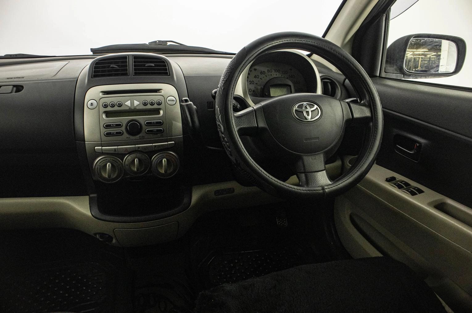 Toyota Passo 14 из 19